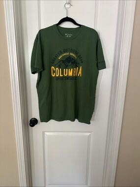 Columbia Olive Green Short-Sleeve Graphic Tee with Yellow Columbia logo XL